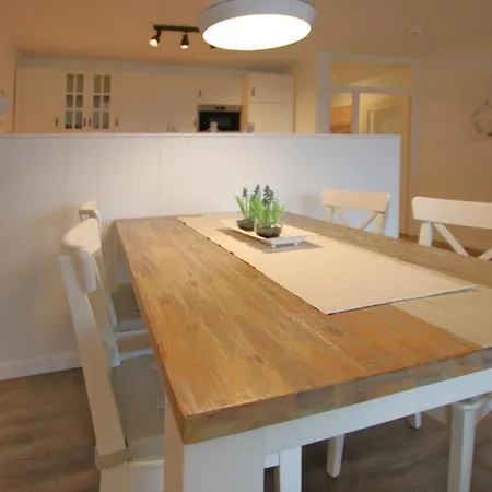 Am Flugplatz 1a, Whg 4, Haus Halligblick Apartment *